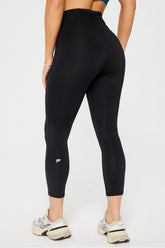 trinity motion365+ high-waisted pocket capri