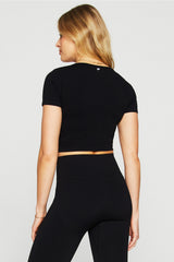 sleek seamless scoop neck short-sleeve top