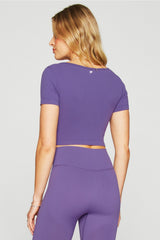 sleek seamless scoop neck short-sleeve top