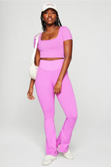 sleek seamless scoop neck short-sleeve top