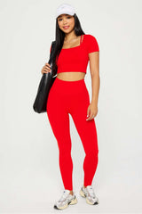 sleek seamless scoop neck short-sleeve top