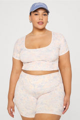 sleek seamless scoop neck short-sleeve top