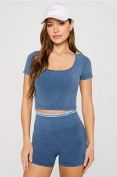 sleek seamless scoop neck short-sleeve top
