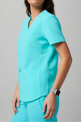 method 2-pocket scrub top