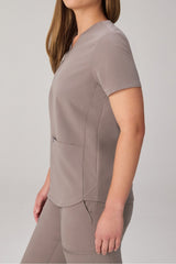 method 2-pocket scrub top