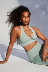 oasis twist medium impact sports bra