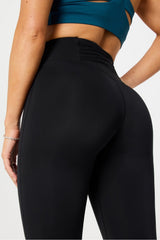 trinity motion365+ high-waisted pocket capri