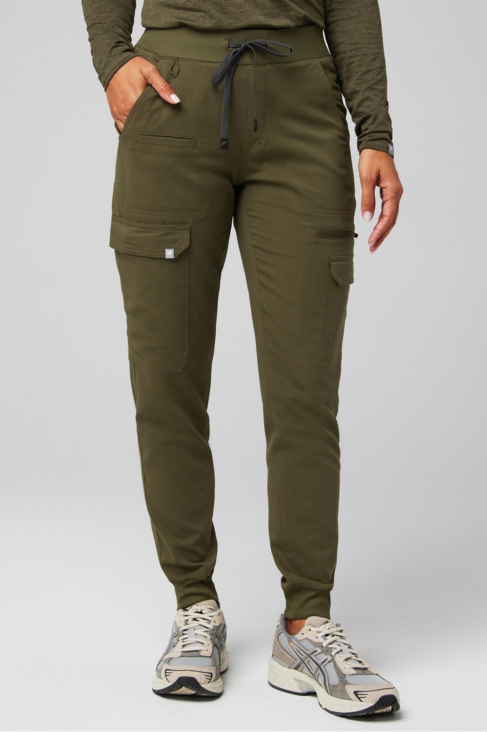 evoke cargo scrub jogger