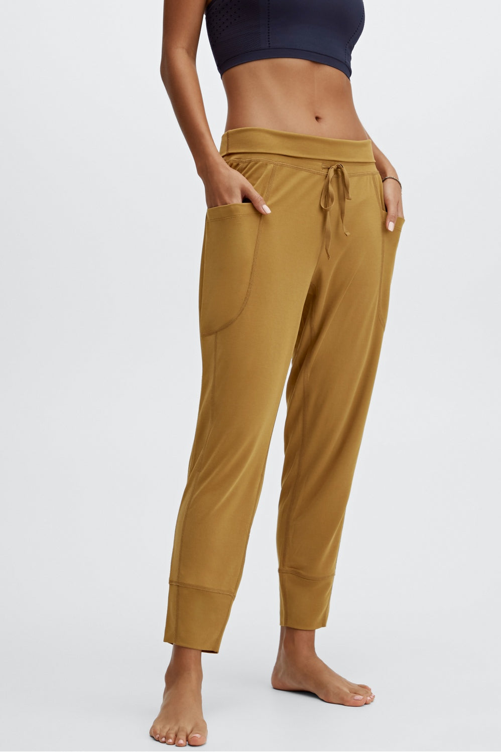 sleek knit drawstring pant