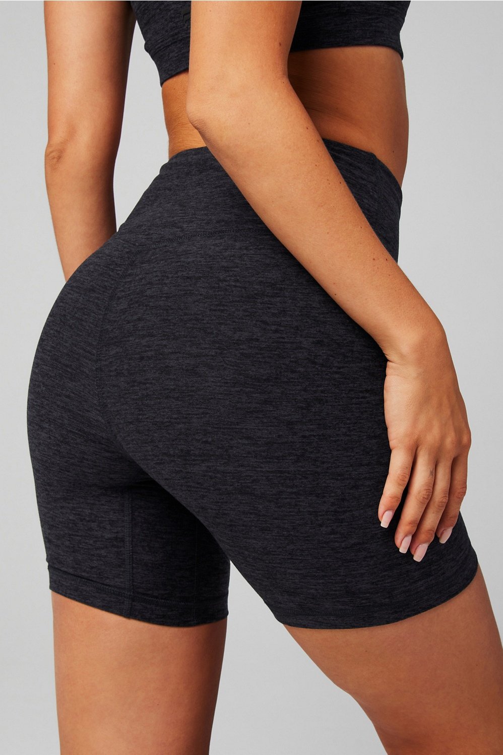 heatherflex high-waisted 6" short