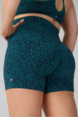 seamless scrunch short 4"