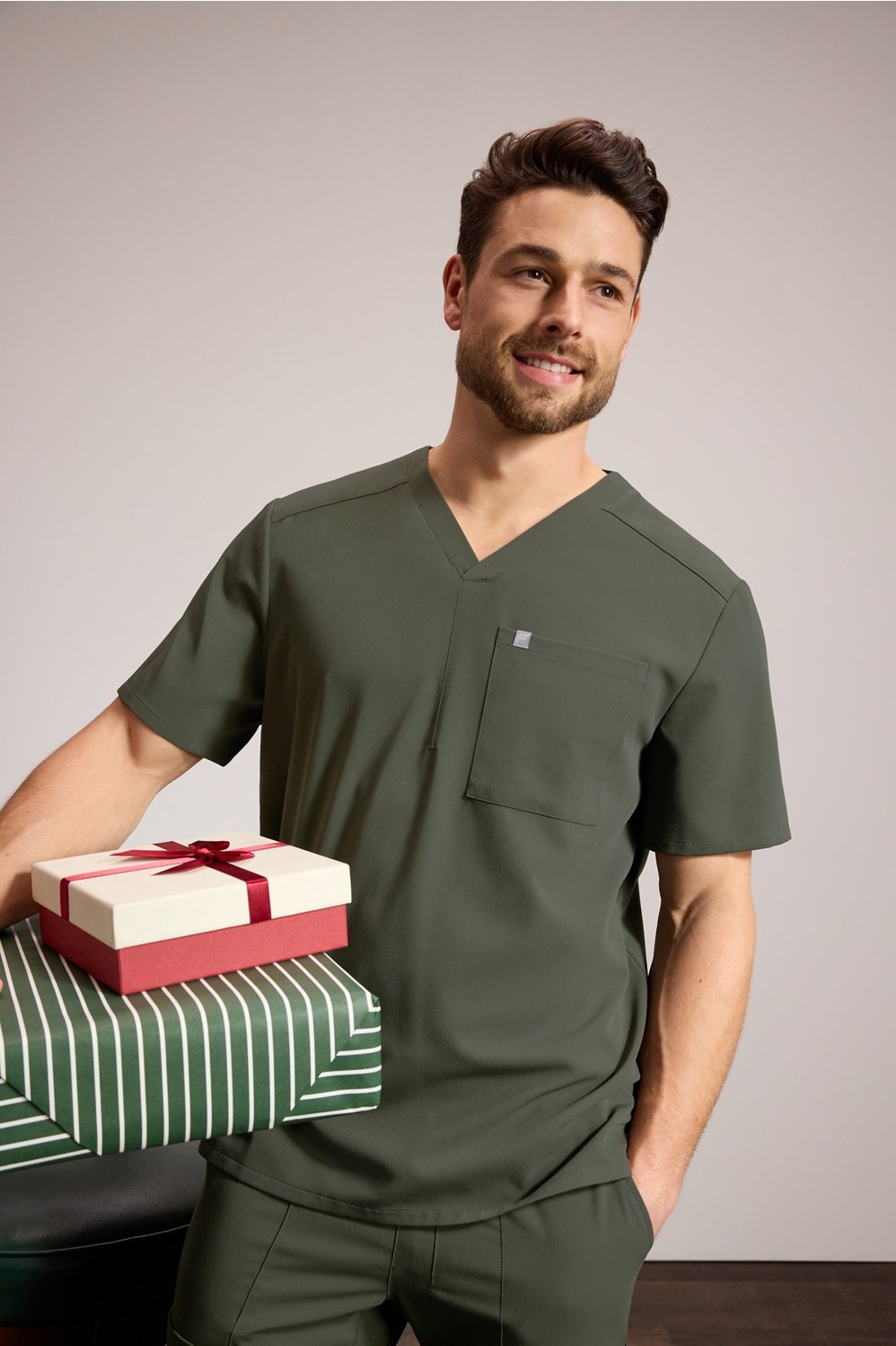 helix 1-pocket scrub top