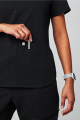 method 2-pocket scrub top