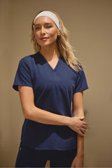 method 2-pocket scrub top