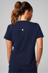 method 2-pocket scrub top